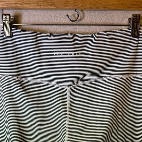 Allfenix Medium Grey White Stripe Leggings Athleisure Workout Performance Womens - Picture 2 of 16